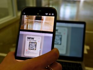 qr code phone
