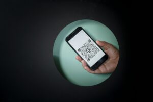 qr code phone hand
